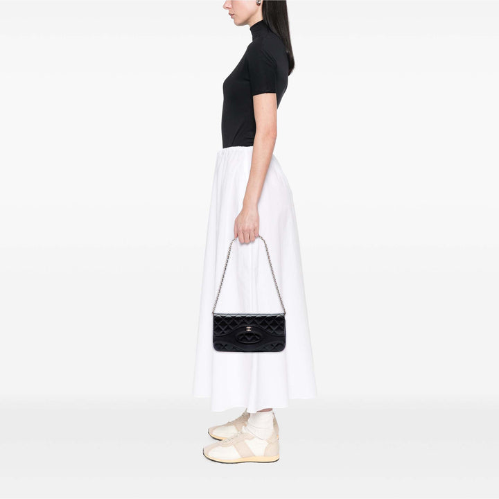 Chanel brillant Froissé 31 Pochette avec chaîne Cuir de veau Noir – vue 6 – GABY PARIS