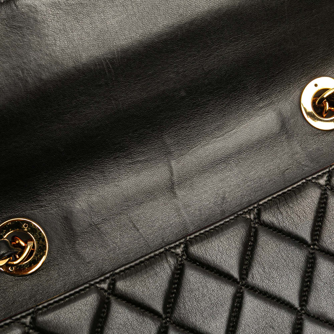 Chanel Jumbo XL Classic Cuir d’agneau Simple rabat Noir