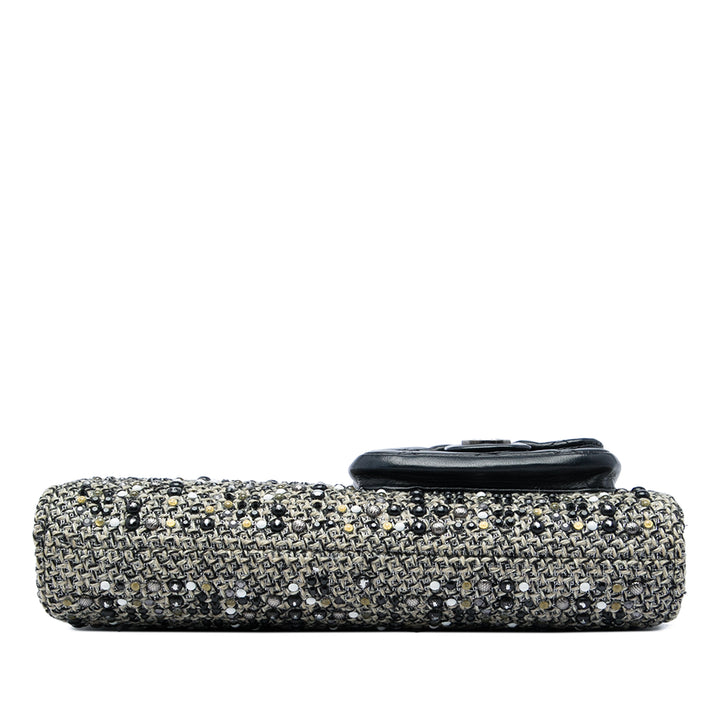 Chanel Monochrome Orné Mineral Nights Pochette Wristlet Tweed Noir – vue 3 – GABY PARIS