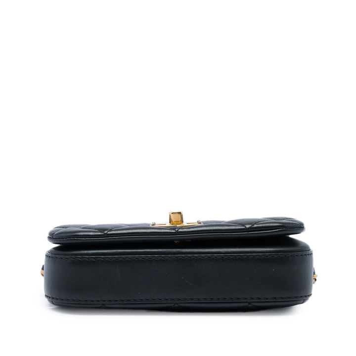 Chanel Sac bandoulière Matelassé Nailed CC à rabat Mini Cuir de veau Noir – vue 3 – GABY PARIS