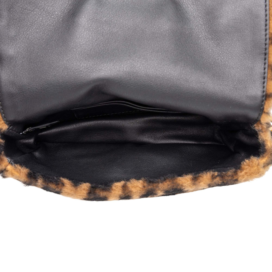 Fendi Sac à main Zucca Shearling Baguette Matière naturelle Mini Marron – vue 4 – GABY PARIS