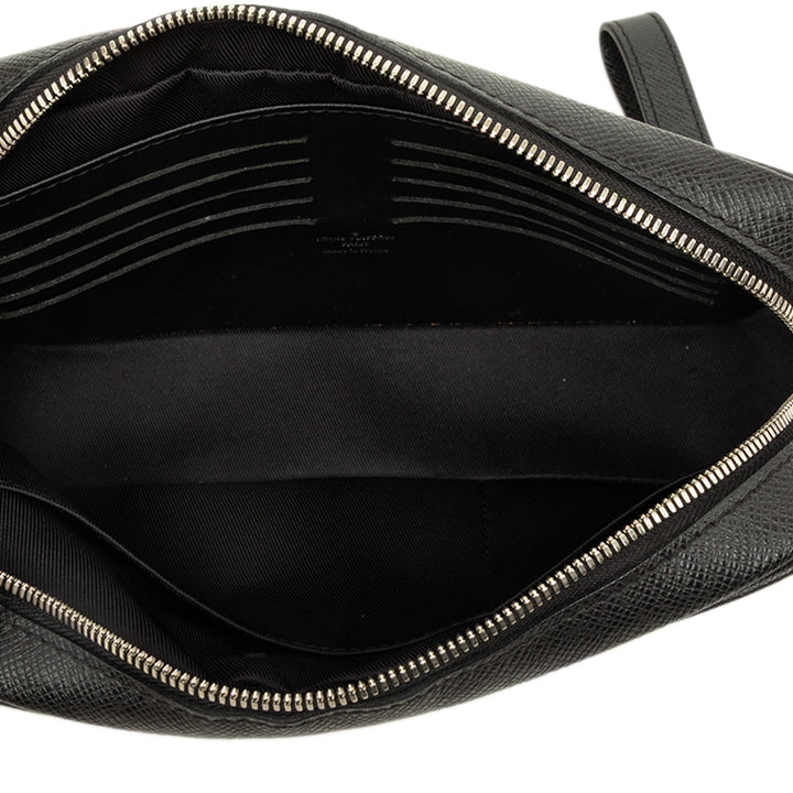 Louis Vuitton Pochette Taiga Kasai Noir – vue 4 – GABY PARIS