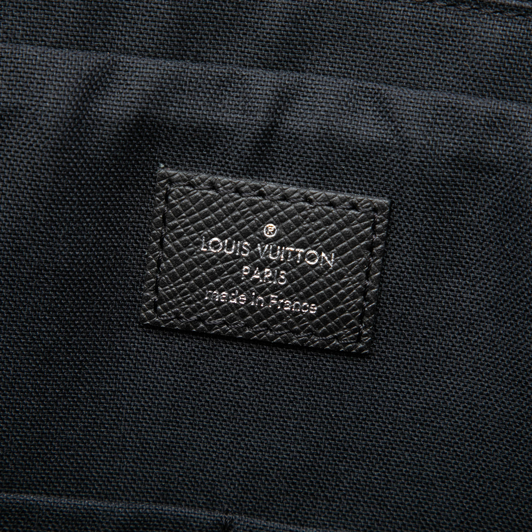 Louis Vuitton Taiga Porte Documents Business PM Noir – vue 5 – GABY PARIS