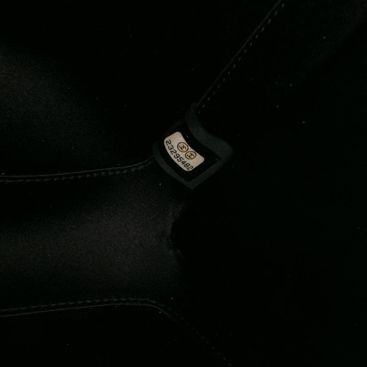 Chevron Lambskin Chain Around Clutch on Chain Black - Gaby Paris