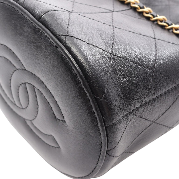 Chanel CC Matelassé Sac seau Petit Cuir d'agneau Noir – vue 6 – GABY PARIS