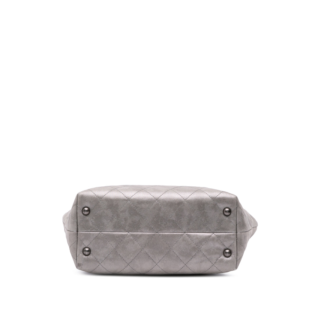 Quilted Iridescent Calfskin Shopping in Chains Tote Gray - Gaby Paris