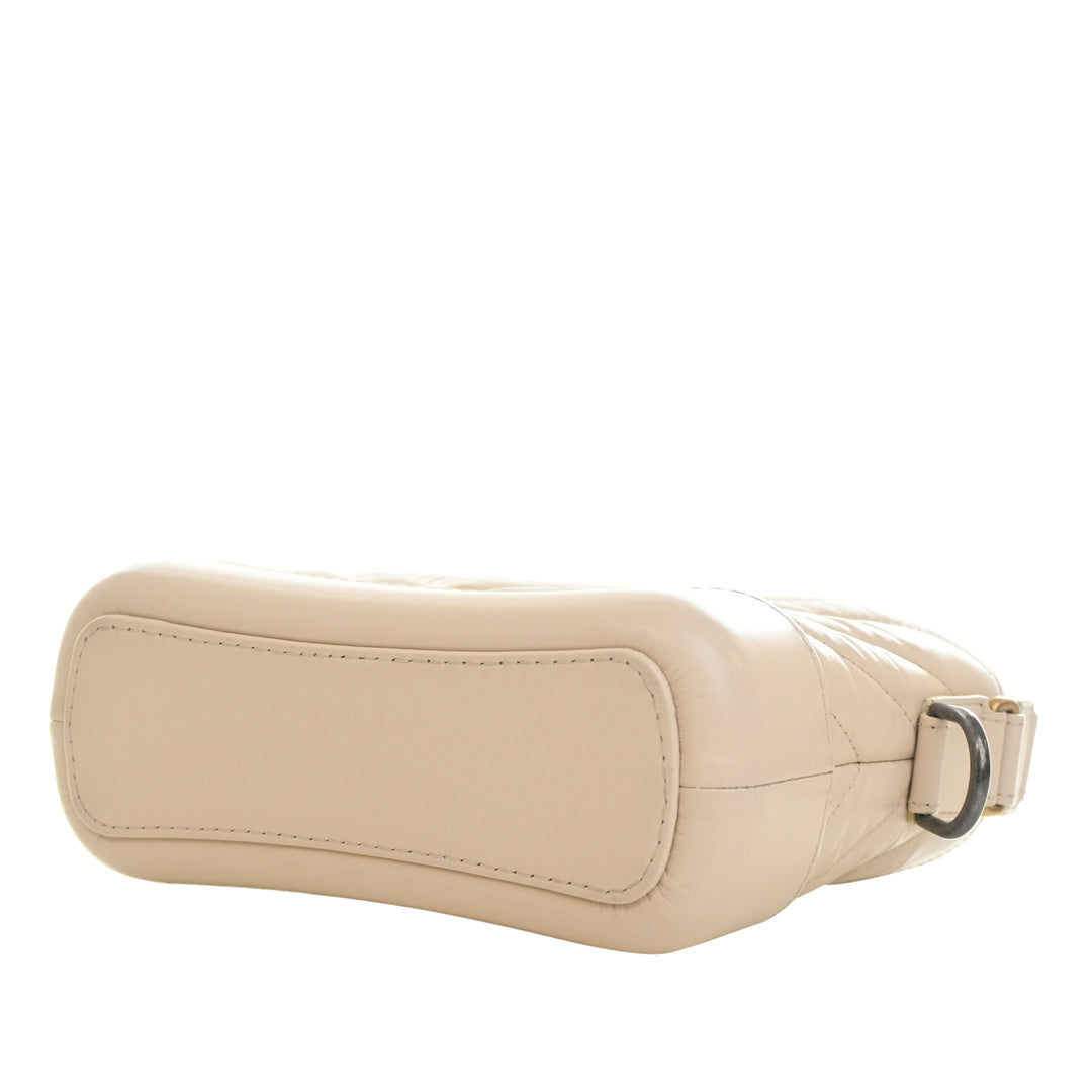 Chevron vieilli Gabrielle Hobo Petit Cuir de veau Blanc