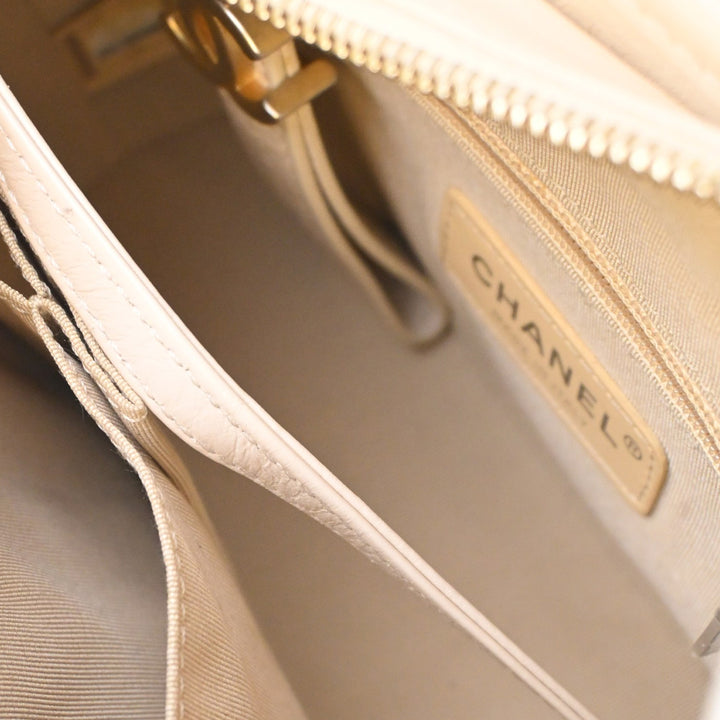 Chevron vieilli Gabrielle Hobo Petit Cuir de veau Blanc