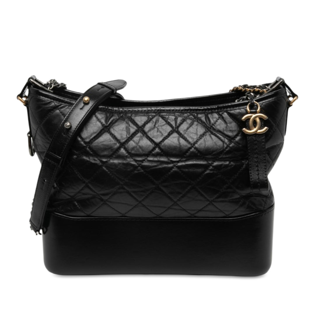 Chanel vieilli Gabrielle Sac Moyen Cuir de veau Noir – vue principale – GABY PARIS