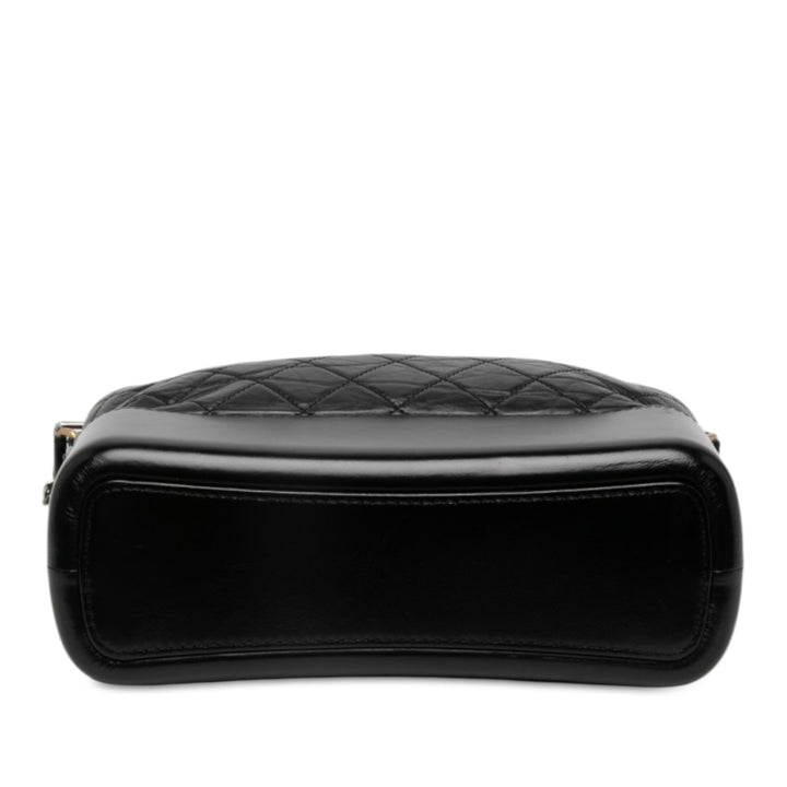 Chanel vieilli Gabrielle Sac Moyen Cuir de veau Noir – vue 3 – GABY PARIS