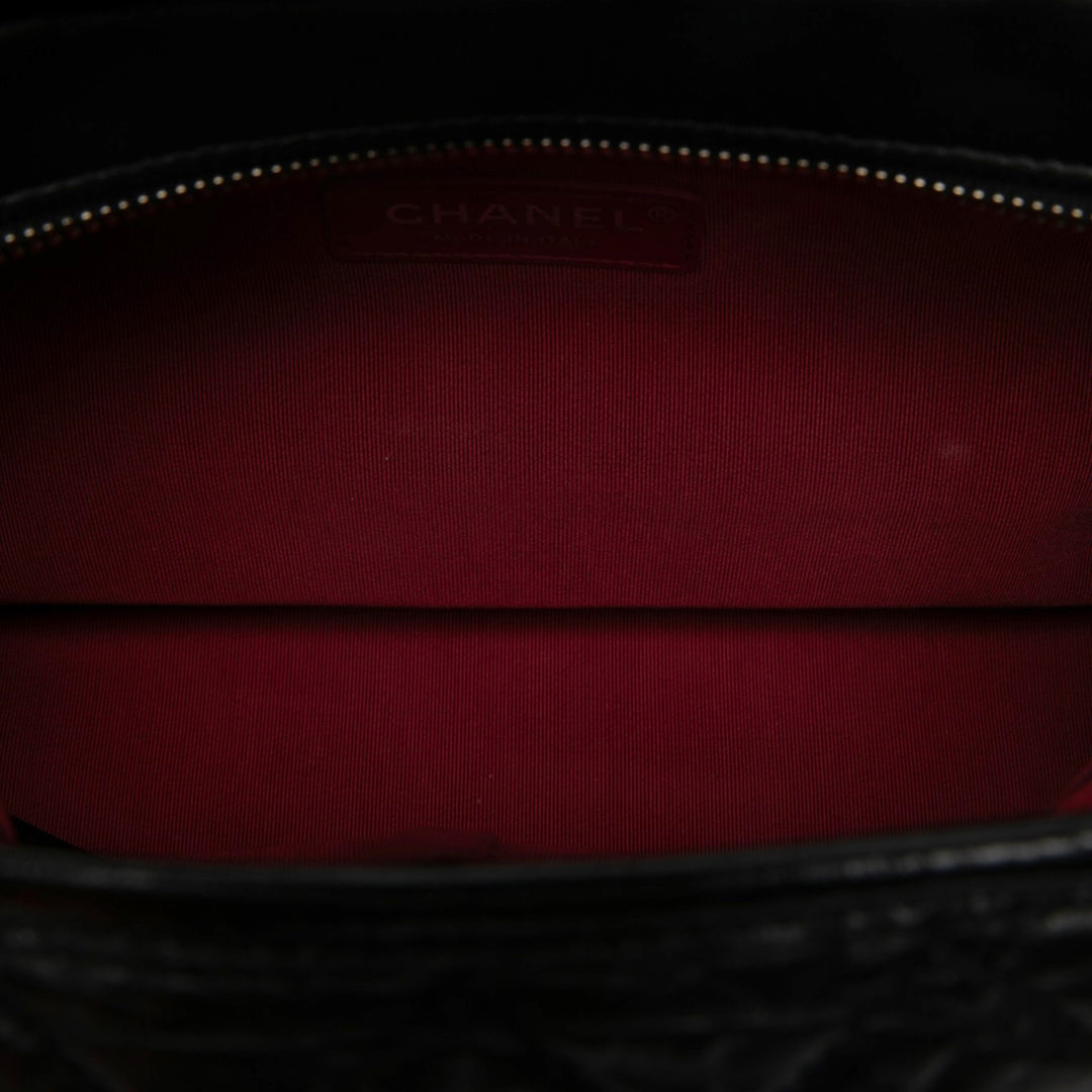 Chanel vieilli Gabrielle Sac Moyen Cuir de veau Noir – vue 4 – GABY PARIS