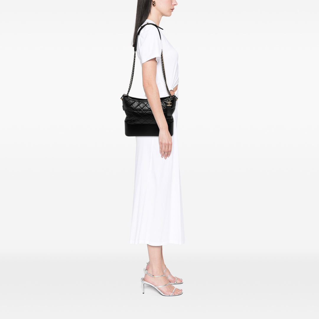 Chanel vieilli Gabrielle Sac Moyen Cuir de veau Noir – vue 5 – GABY PARIS
