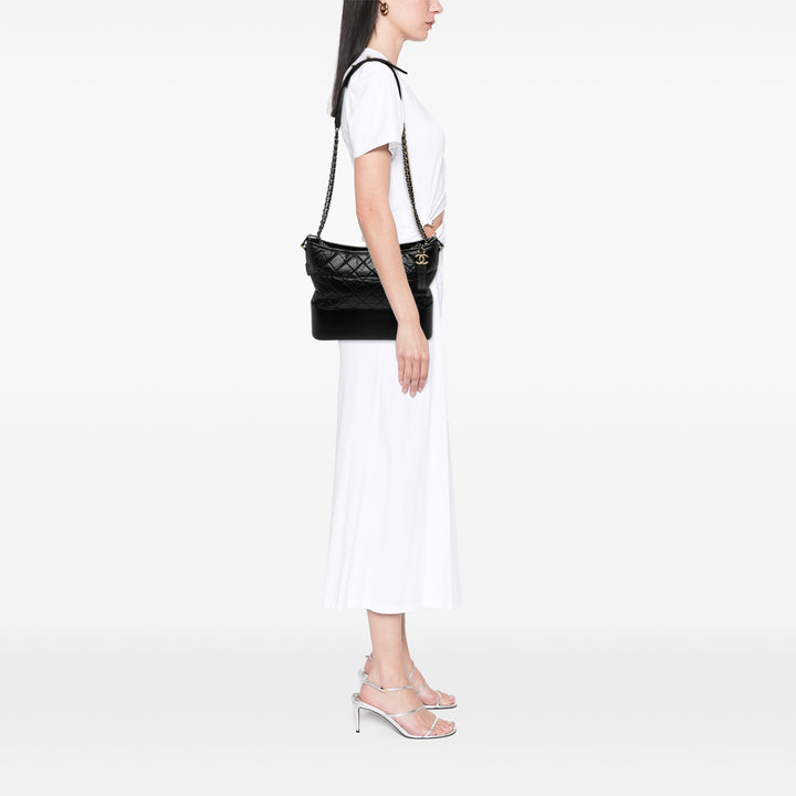 Chanel vieilli Gabrielle Sac Moyen Cuir de veau Noir – vue 5 – GABY PARIS