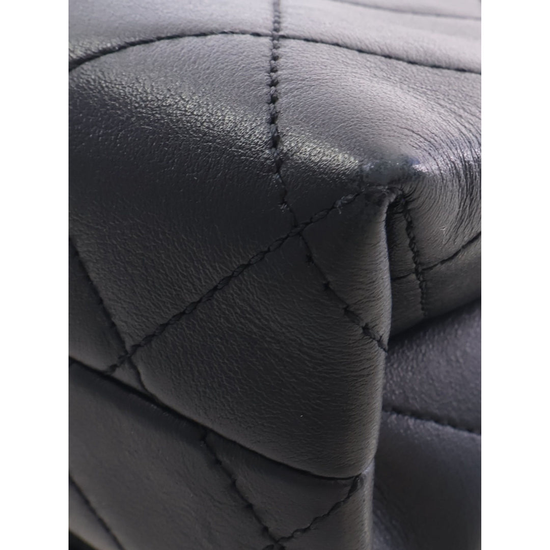 Chanel Sac porté épaule Matelassé Enchained à rabat Petit Cuir de veau Noir – vue 10 – GABY PARIS