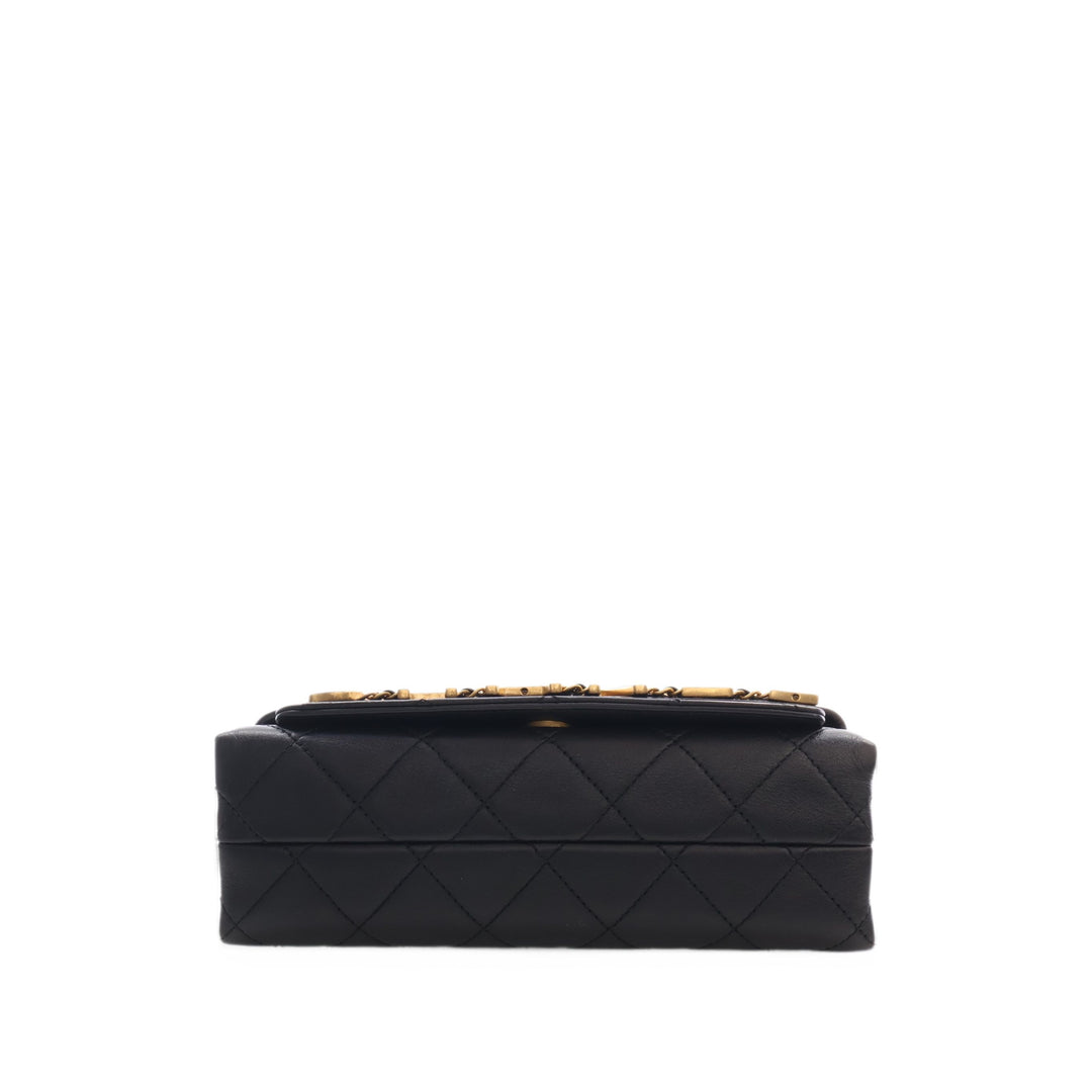 Chanel Sac porté épaule Matelassé Enchained à rabat Petit Cuir de veau Noir – vue 3 – GABY PARIS