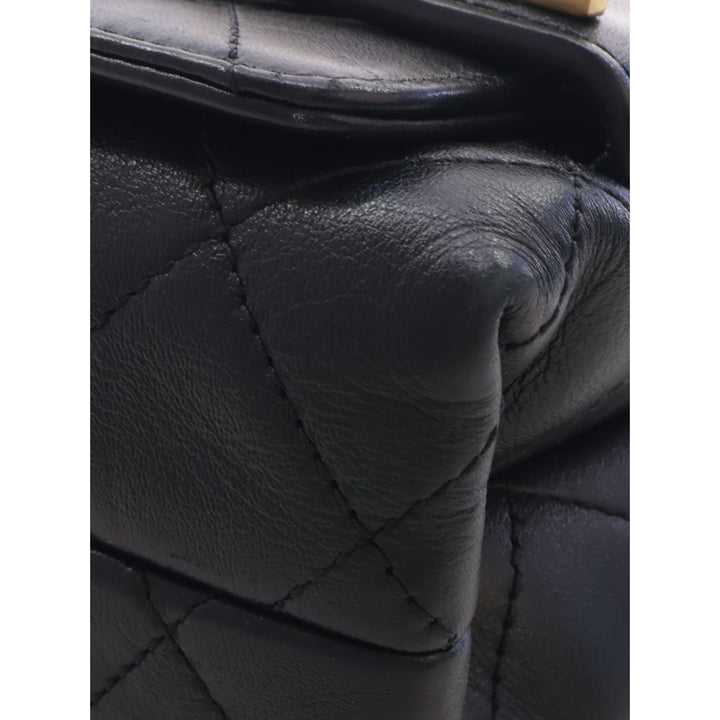 Chanel Sac porté épaule Matelassé Enchained à rabat Petit Cuir de veau Noir – vue 8 – GABY PARIS