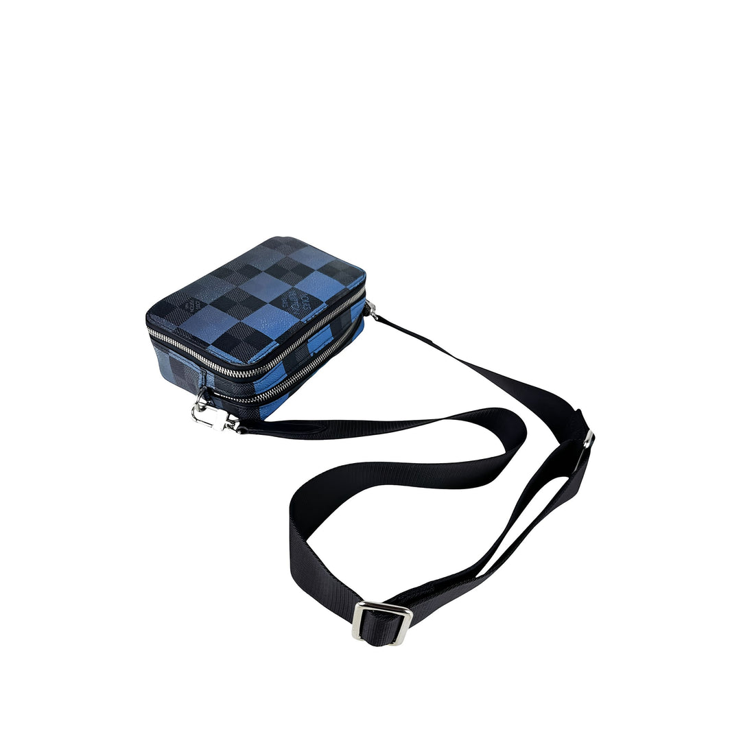 Louis Vuitton Giant Alpha Wearable Portefeuille Damier Graphite Bleu – vue 13 – GABY PARIS