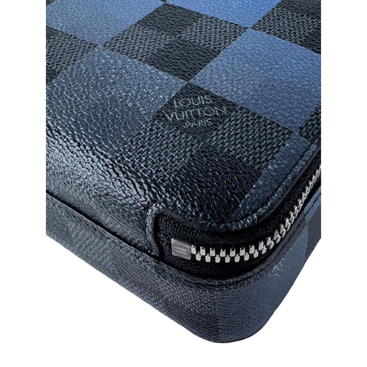 Louis Vuitton Giant Alpha Wearable Portefeuille Damier Graphite Bleu – vue 9 – GABY PARIS