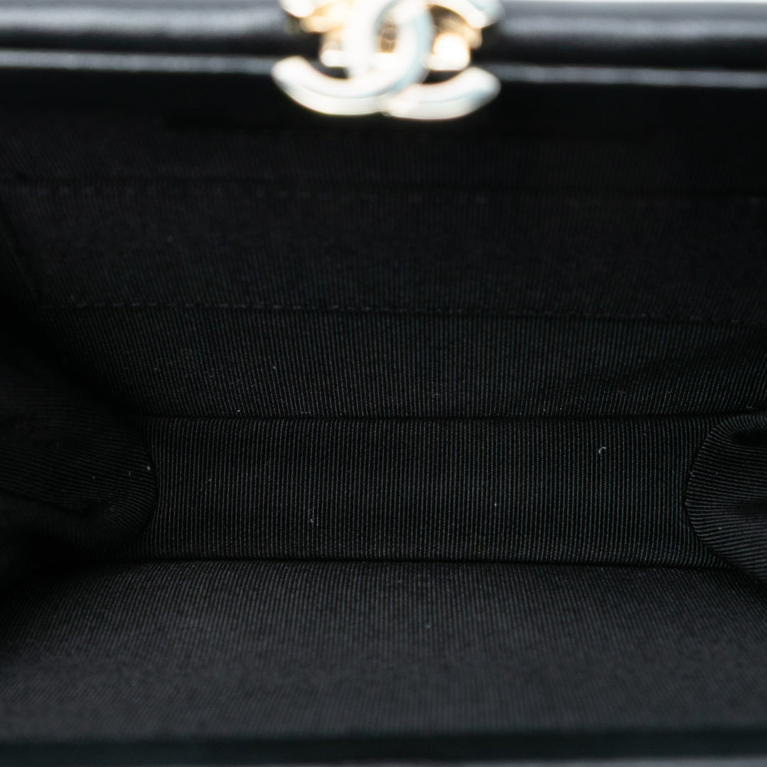 Chanel CC Cuir d’agneau Split Pochette with Chain Noir – GABY PARIS Authentique