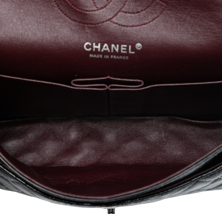 Chanel Medium Classic Distressed Cuir verni Double rabat