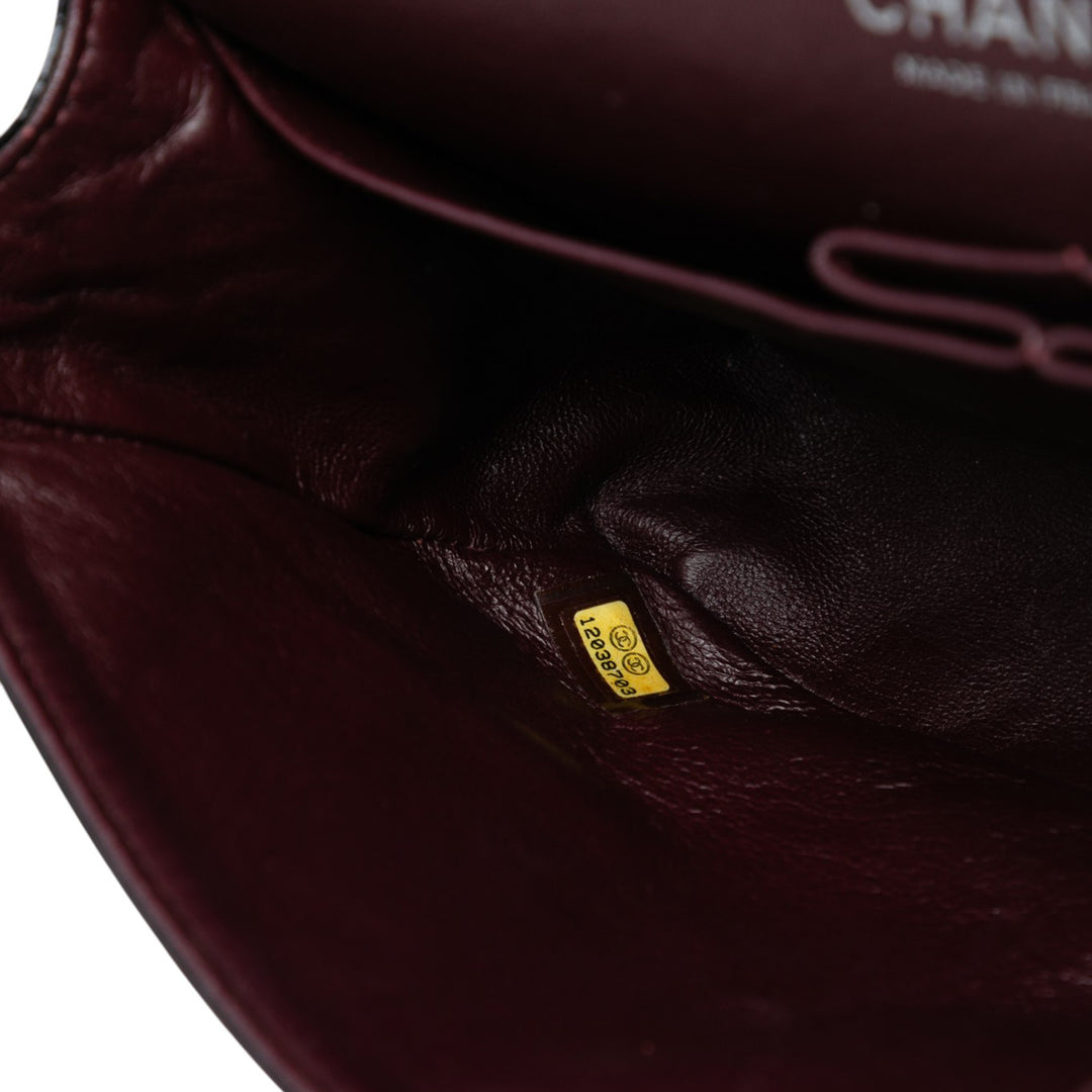 Chanel Medium Classic Distressed Cuir verni Double rabat