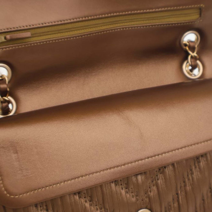 Chanel Medium Classic Chevron Cuir de veau Pleated Double rabat Marron