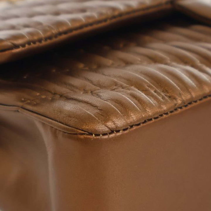 Chanel Medium Classic Chevron Cuir de veau Pleated Double rabat Marron