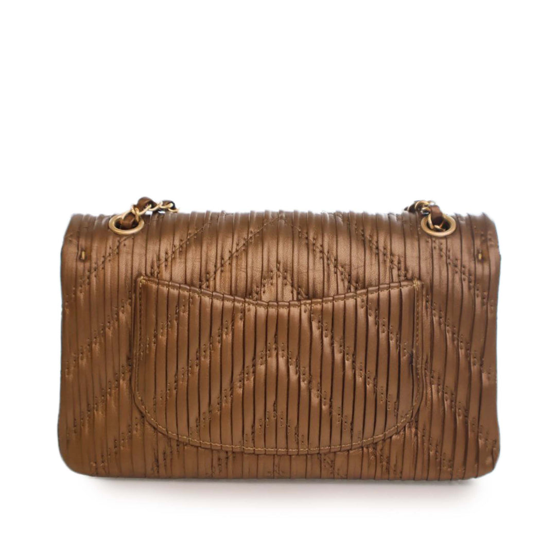 Chanel Medium Classic Chevron Cuir de veau Pleated Double rabat Marron