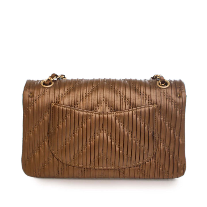 Chanel Medium Classic Chevron Cuir de veau Pleated Double rabat Marron