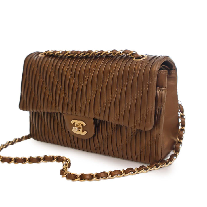 Chanel Medium Classic Chevron Cuir de veau Pleated Double rabat Marron
