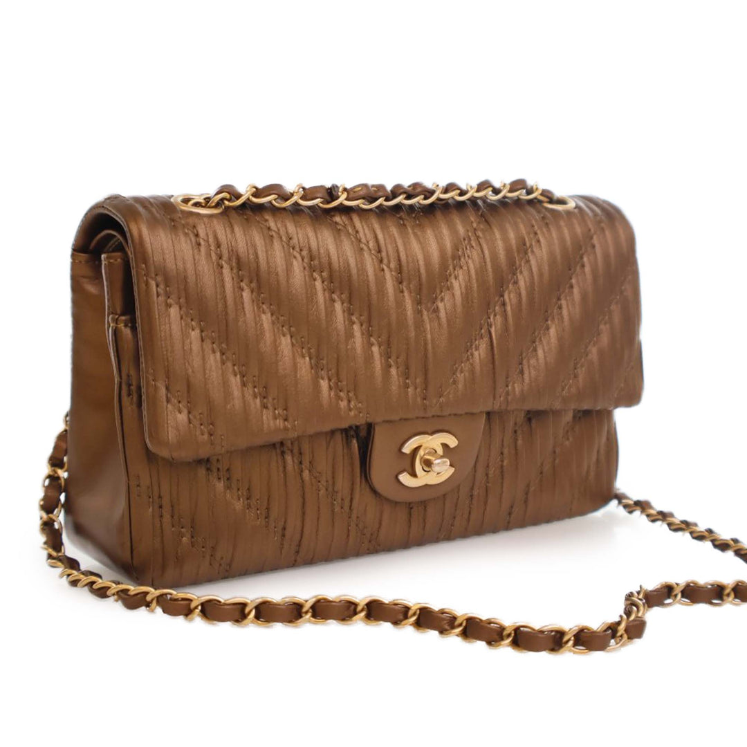 Chanel Medium Classic Chevron Cuir de veau Pleated Double rabat Marron