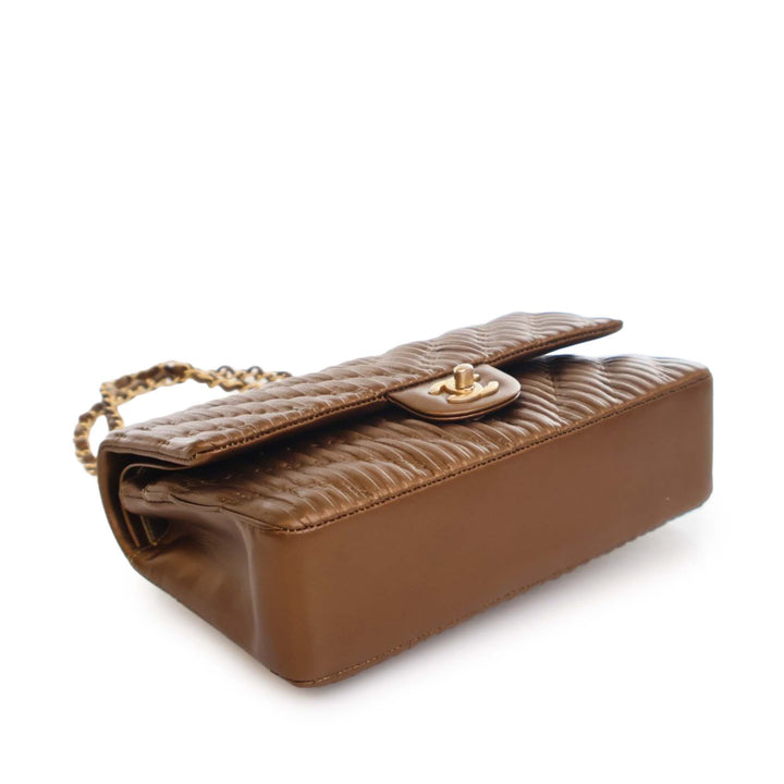 Chanel Medium Classic Chevron Cuir de veau Pleated Double rabat Marron