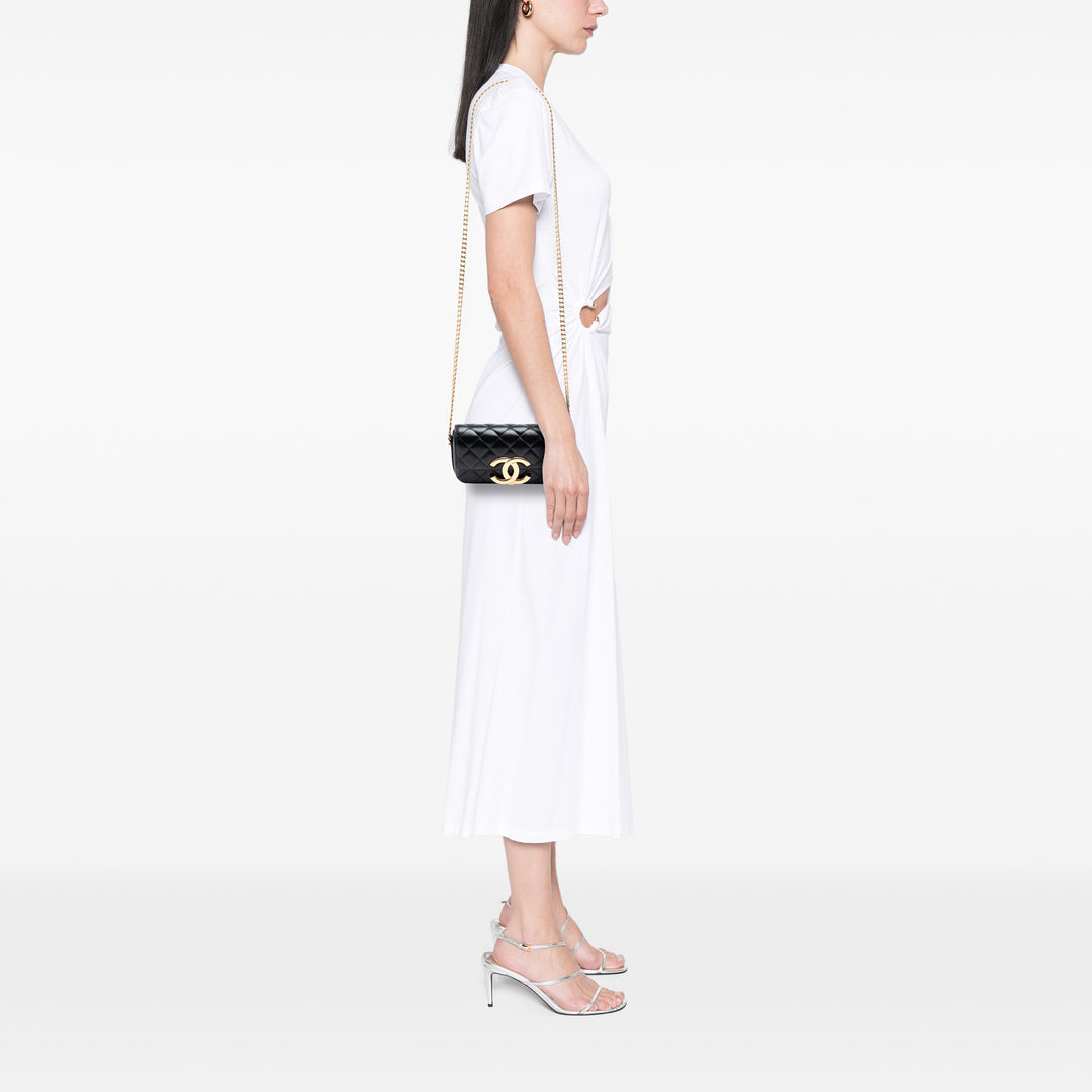 Chanel Matelassé Cuir d’agneau Giant CC à rabat Phone Holder avec chaîne