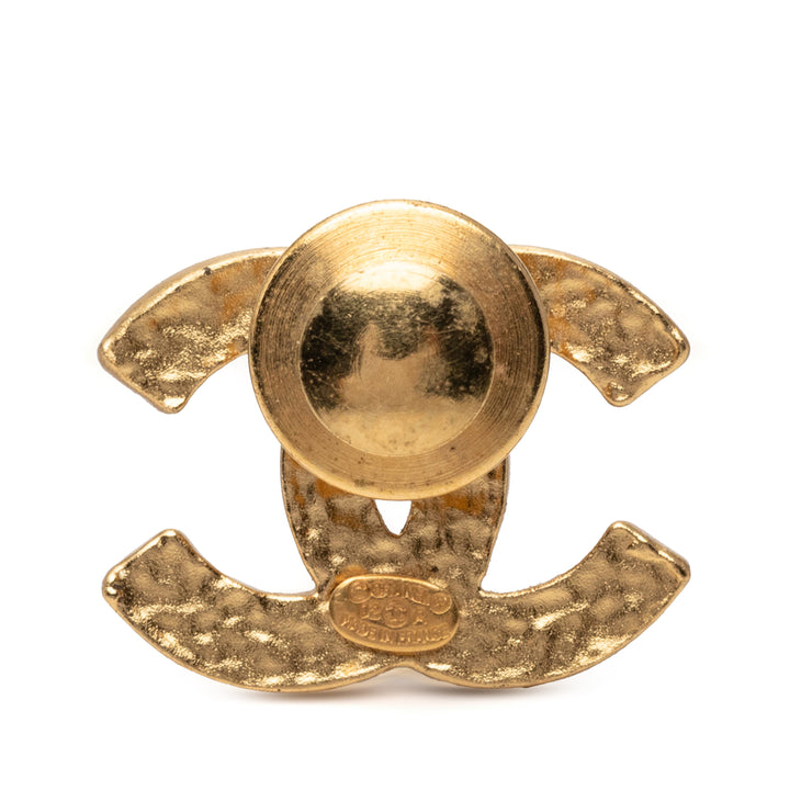 Chanel CC plaqué Émail Pin Broche