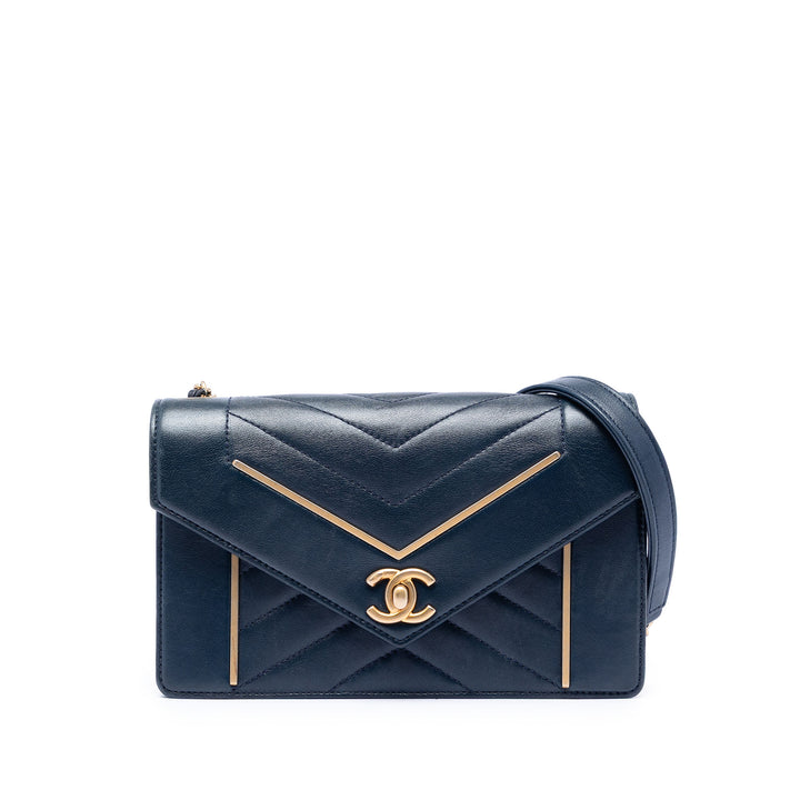 Chanel Small Reversed Chevron Cuir d’agneau à rabat
