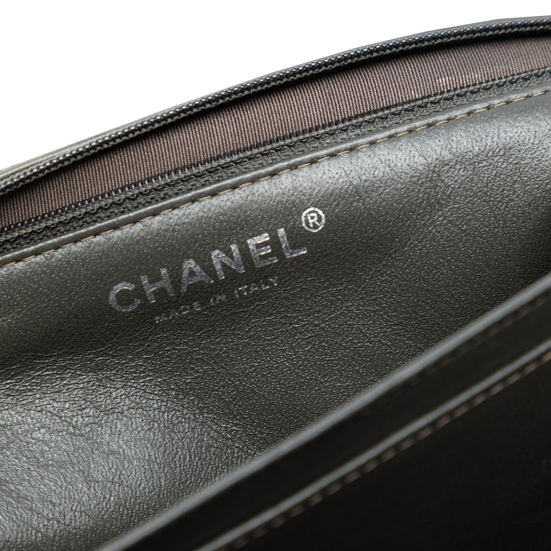 Chanel Matelassé Boy Accordion à rabat Cuir d'agneau Marron – vue 5 – GABY PARIS