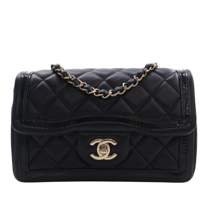 Chanel Mini CC Matelassé brillant Cuir d'agneau Half à rabat