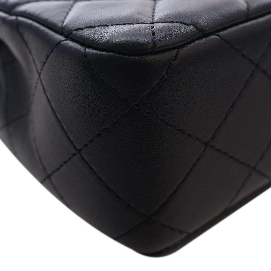 Chanel Mini CC Matelassé brillant Cuir d'agneau Half à rabat
