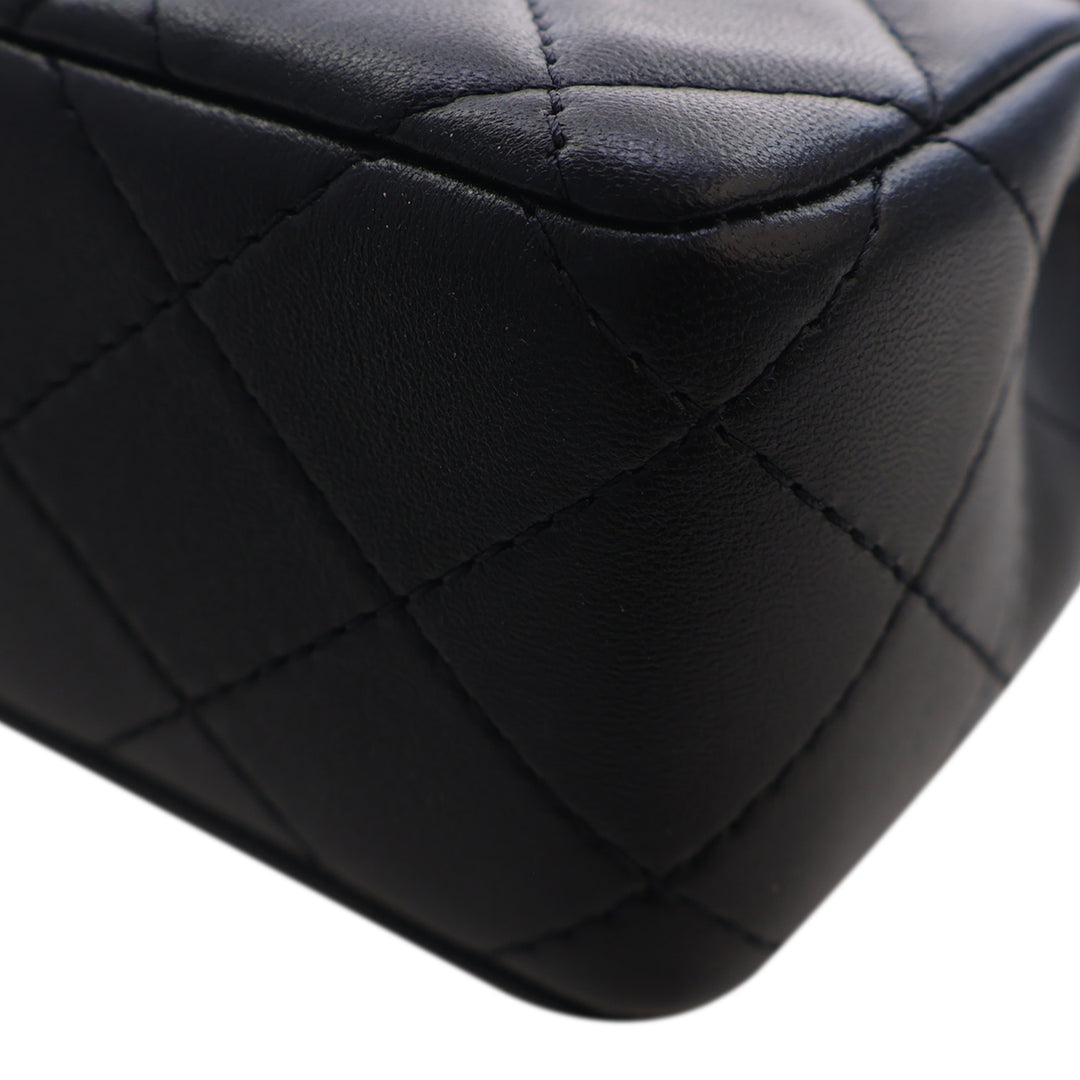 Chanel Mini CC Matelassé brillant Cuir d'agneau Half à rabat