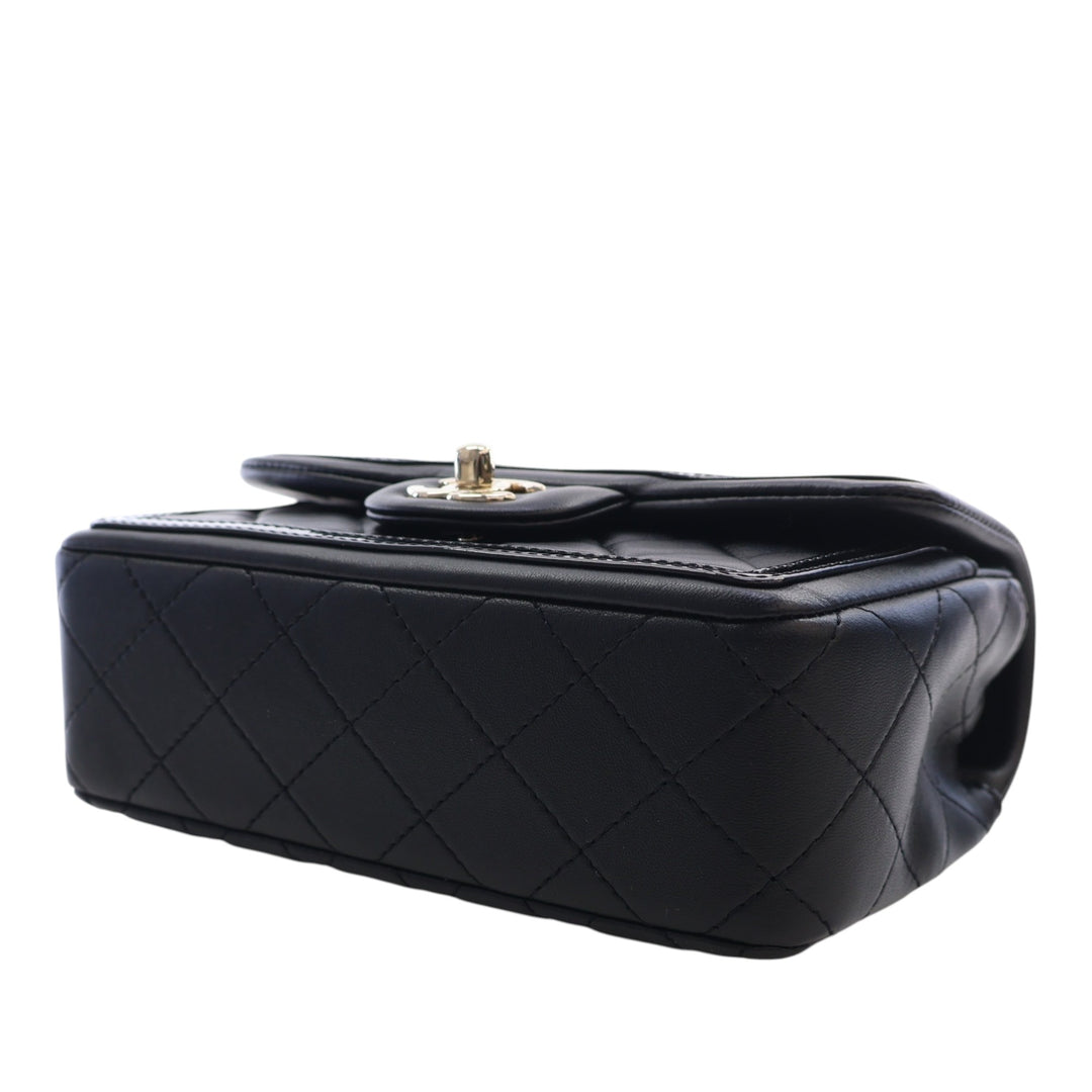 Chanel Mini CC Matelassé brillant Cuir d'agneau Half à rabat