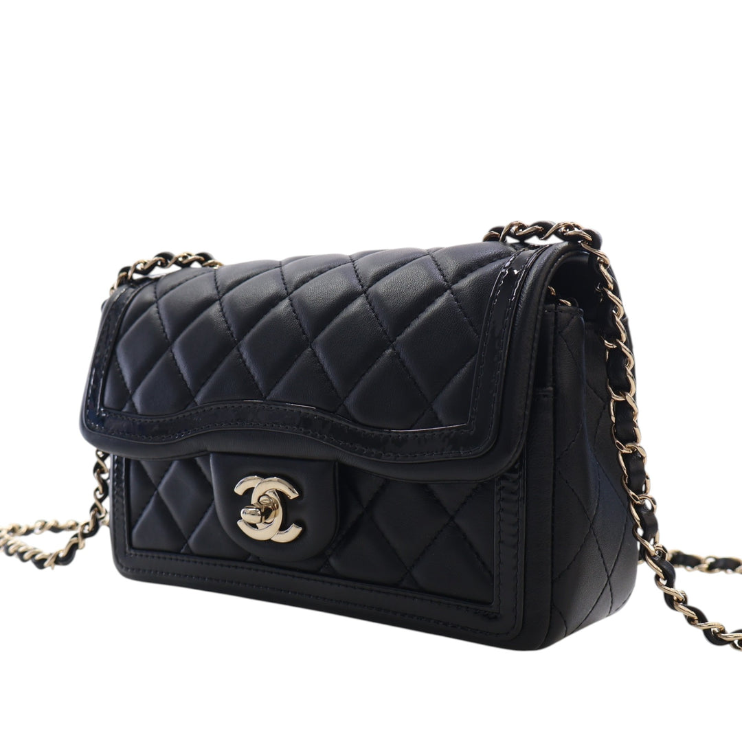 Chanel Mini CC Matelassé brillant Cuir d'agneau Half à rabat