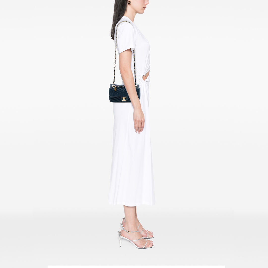 Chanel Small Chevron Wrinkled Cuir de veau Medallion Charm Surpique à rabat