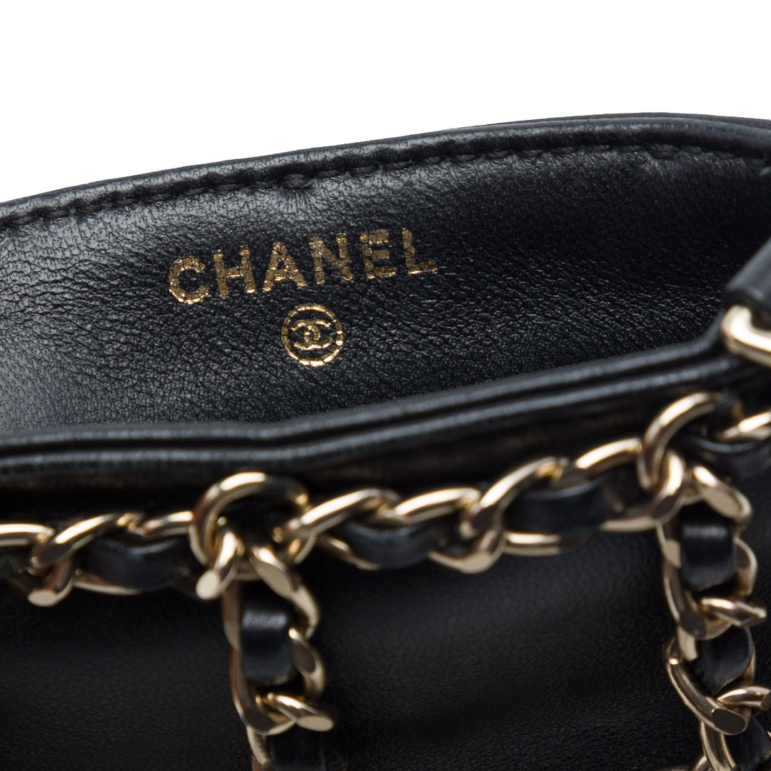 Chanel Cuir d’agneau Tech Me Out Pochette avec chaîne