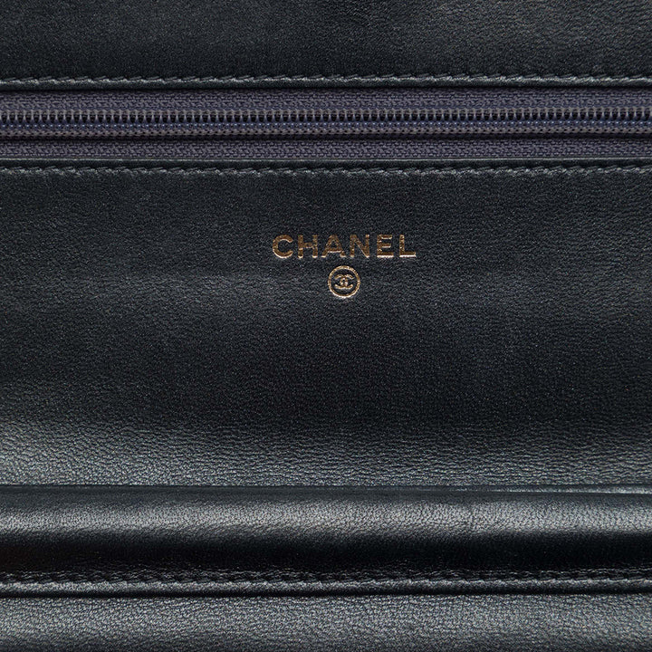 Chanel CC embossé Camellia Wallet on Chain Cuir d'agneau Noir – vue 5 – GABY PARIS