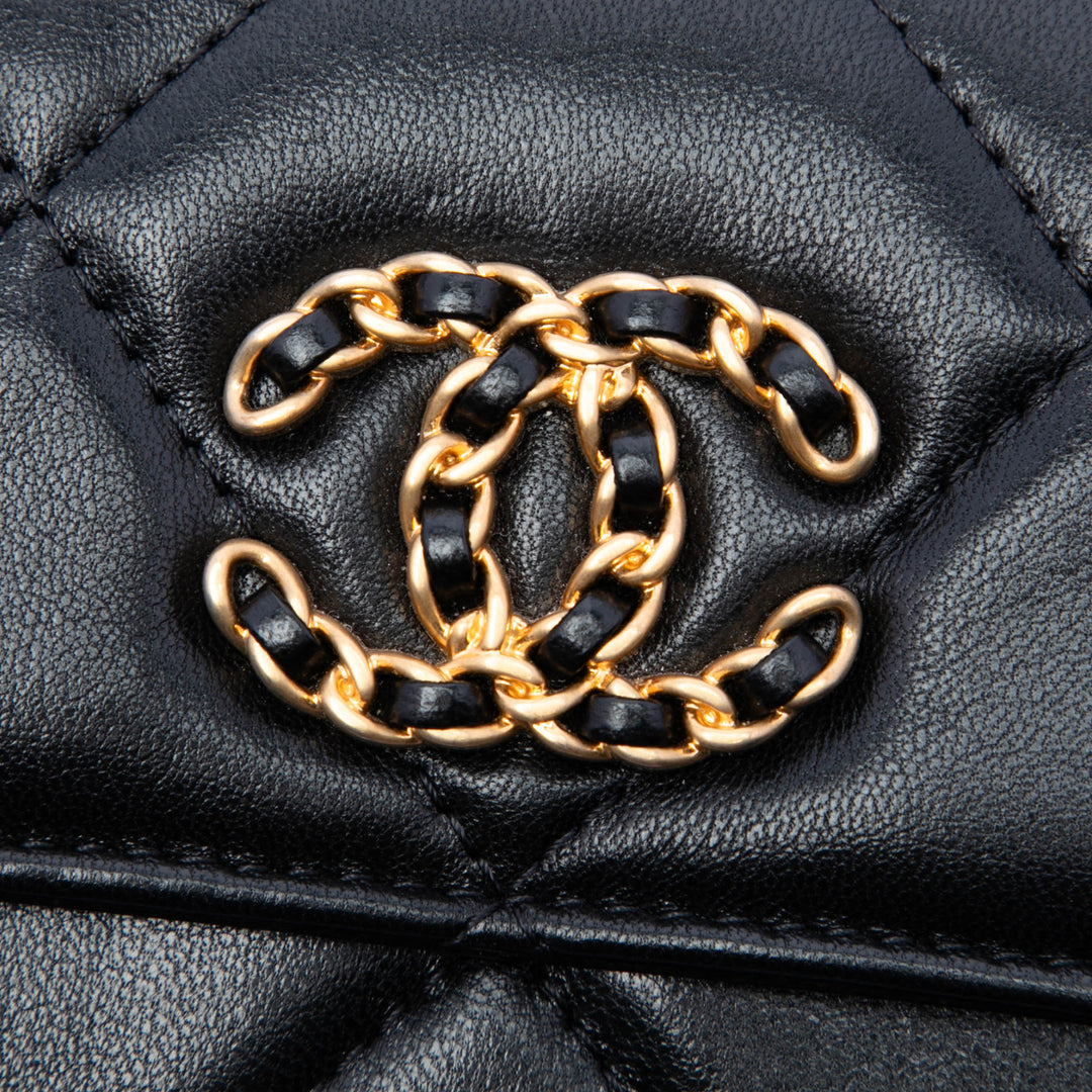 Chanel Matelassé 19 à rabat Porte-monnaie avec chaîne Cuir d'agneau