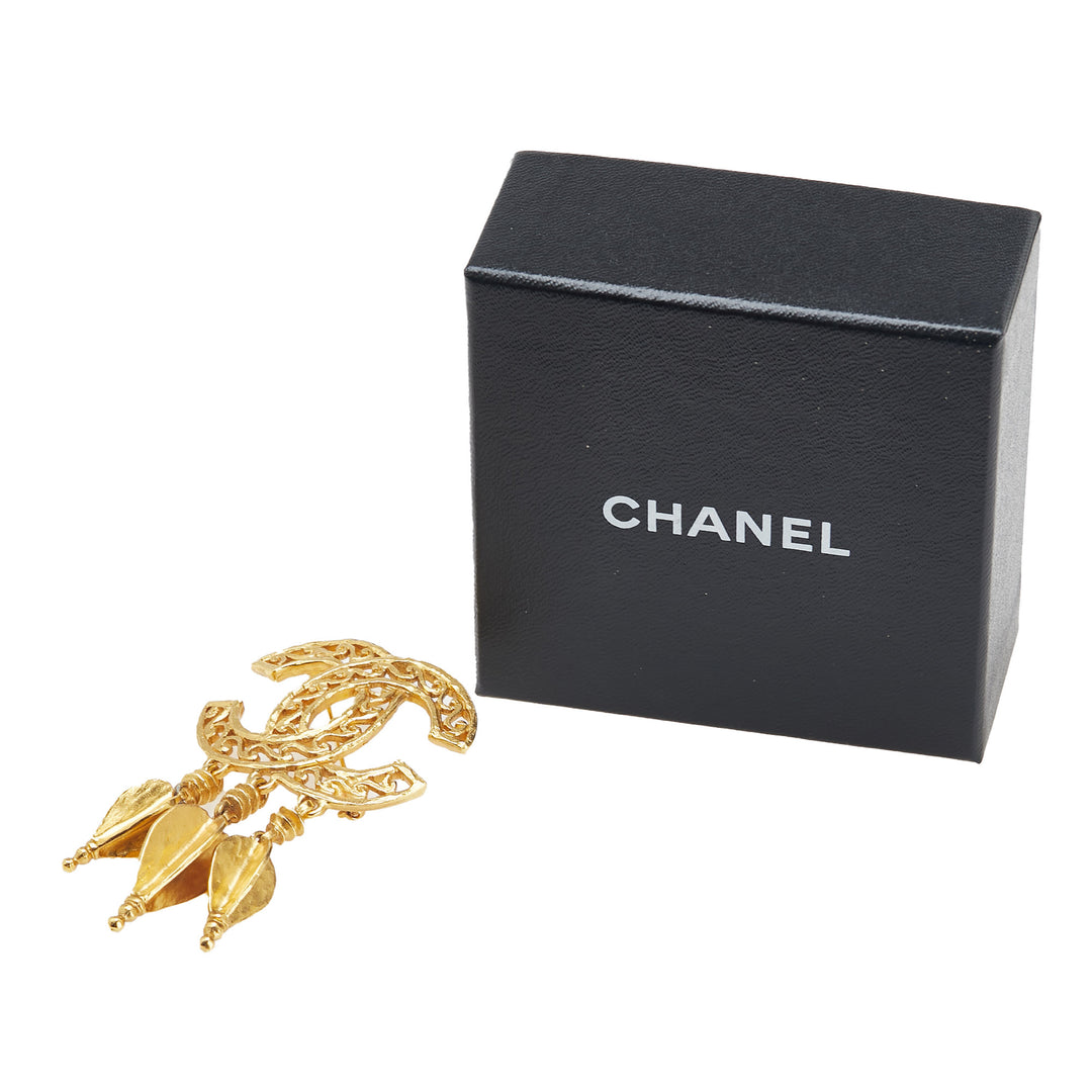 Chanel CC plaqué Fretwork Fringe Broche – GABY PARIS Authentique