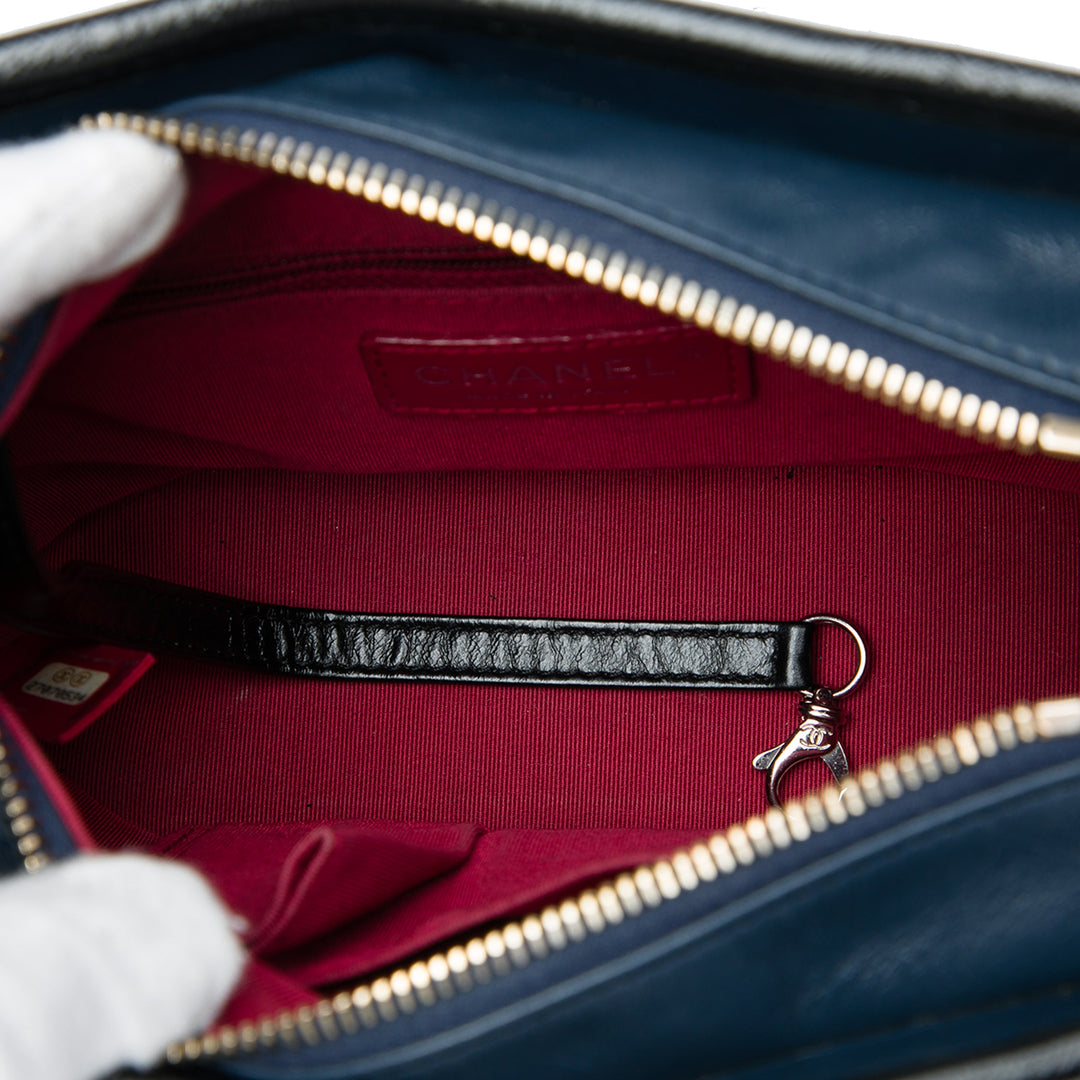 Chanel Bicolore Matelassé vieilli Gabrielle Hobo Petit Cuir de veau Bleu