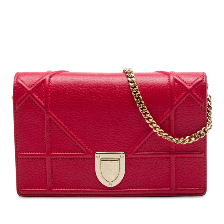 Dior grainé Diorama Wallet on Chain Cuir de veau grainé Rouge – vue principale – GABY PARIS