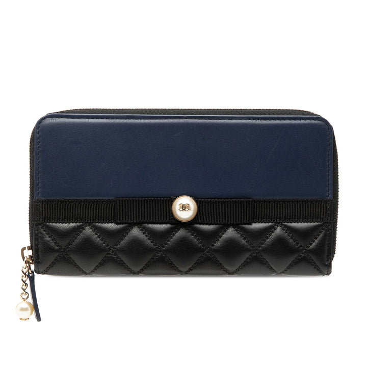 Chanel Bicolor Matelassé Cuir d’agneau Perles fantaisie Ribbon Portefeuille long