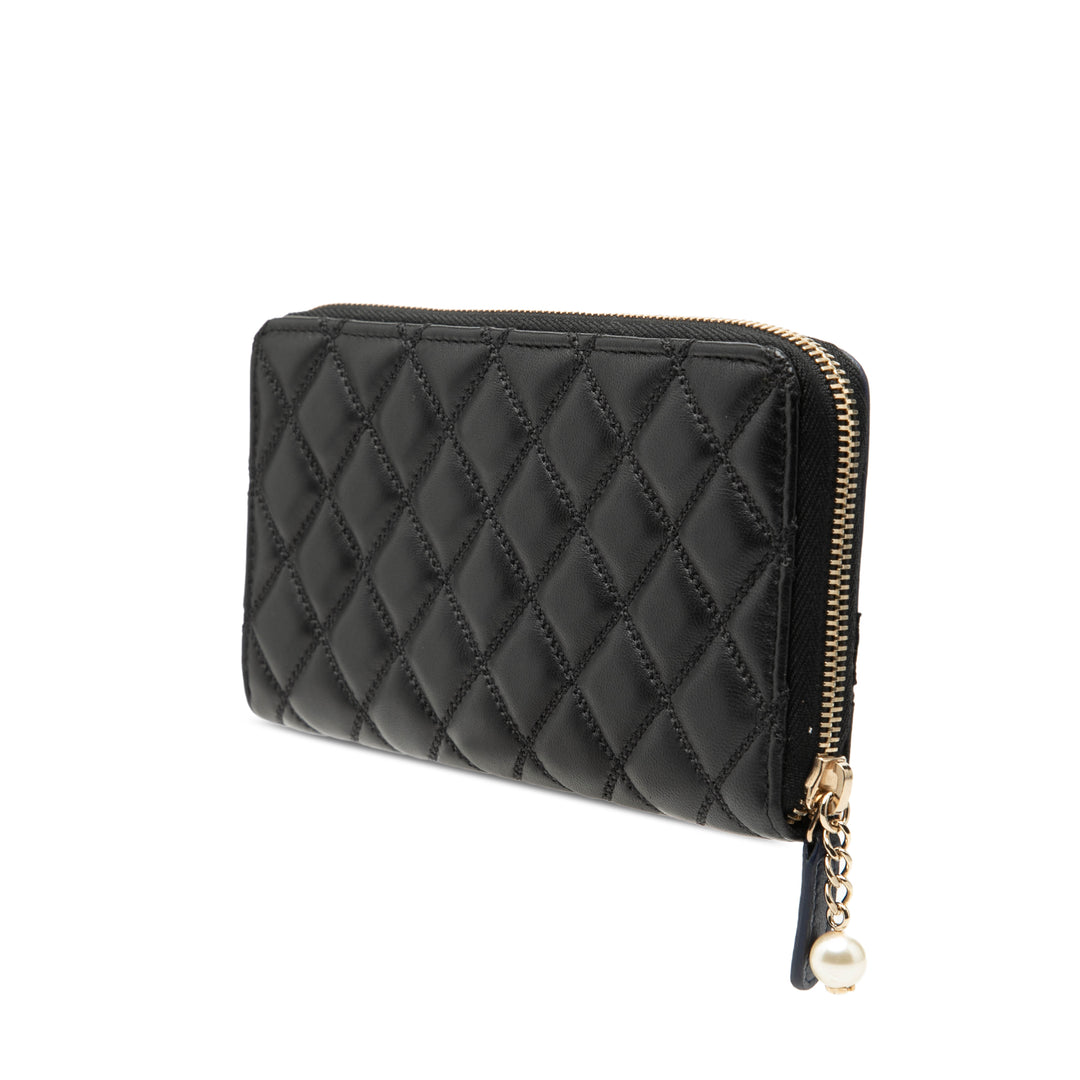 Chanel Bicolor Matelassé Cuir d’agneau Perles fantaisie Ribbon Portefeuille long